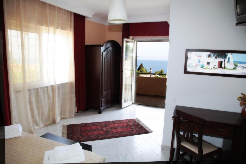 Bed And Breakfast Casagalez Santa Domenica  Ruang foto